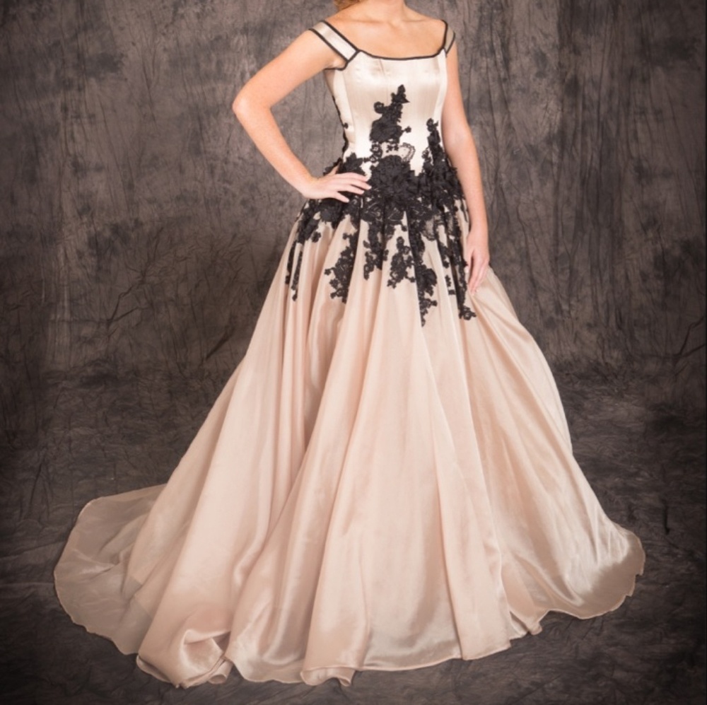 Juan Carlos Pinera custom gown